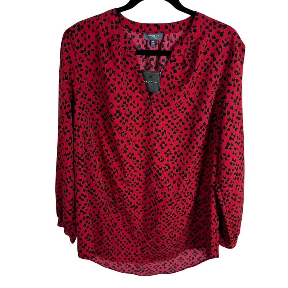 Madison Women's Blouse Top Size 1X Red/Black Print Long Sleeves V-Neck NEW